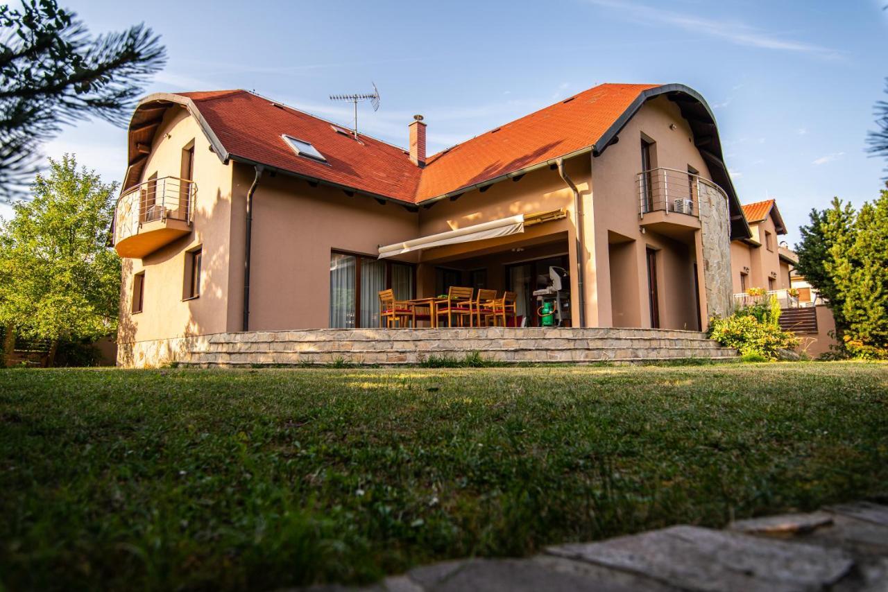 Villa With Pool & Sauna In Beer Village Velke Popovice Ngoại thất bức ảnh