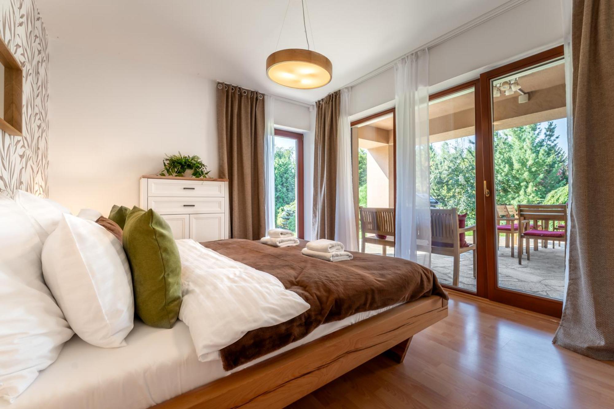Villa With Pool & Sauna In Beer Village Velke Popovice Ngoại thất bức ảnh